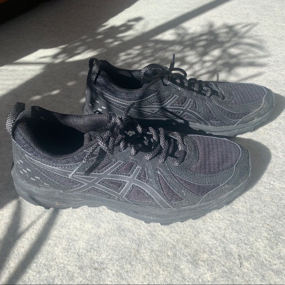 Black ASICS